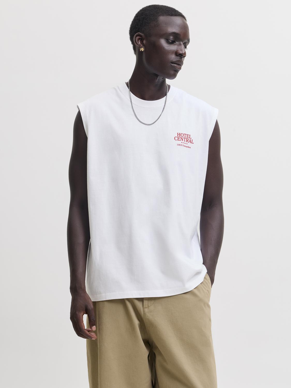 model_shot-front